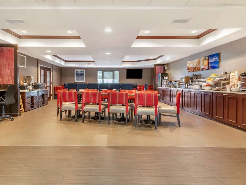 Comfort Suites Newark - Harrison 20