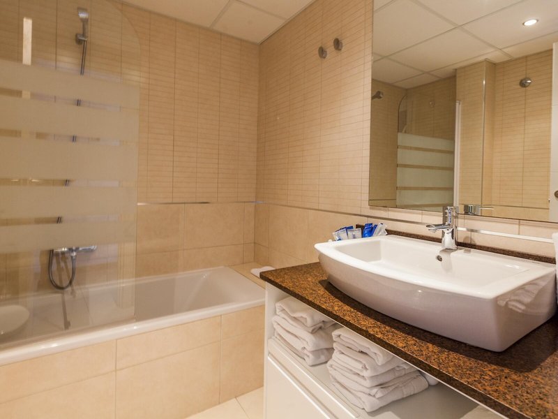 Camelina Suites 50