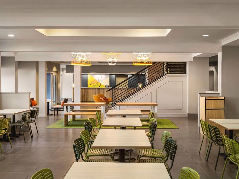 Spark by Hilton Orlando Universal Blvd 15