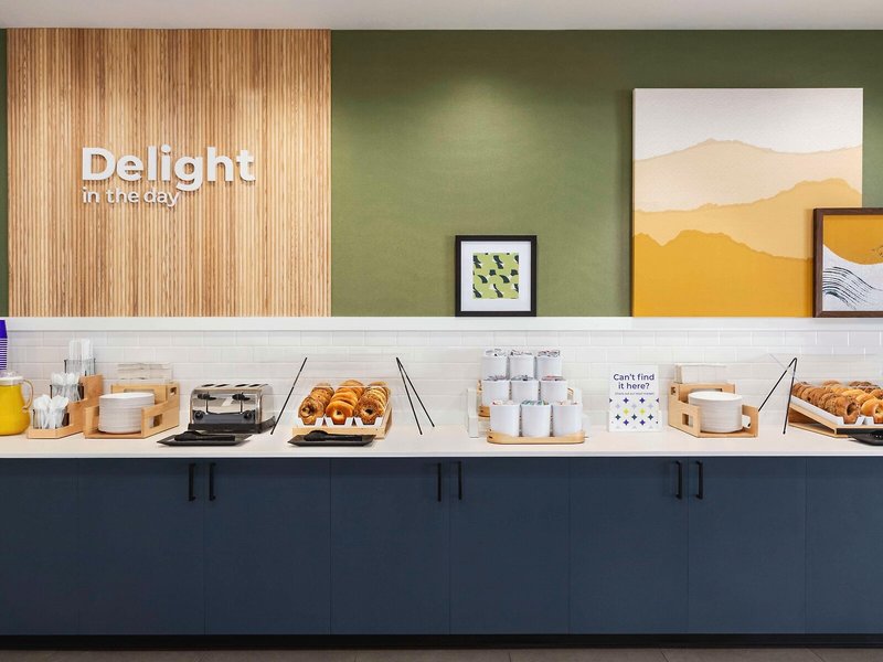 Spark by Hilton Orlando Universal Blvd 16