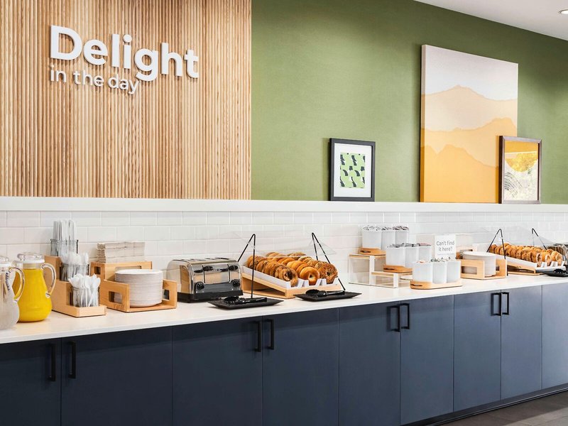 Spark by Hilton Orlando Universal Blvd 17