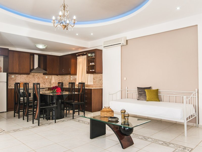 Yiannis Manos Hotel - Resort 32