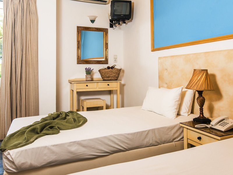 Yiannis Manos Hotel - Resort 40