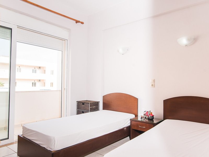 Yiannis Manos Hotel - Resort 41