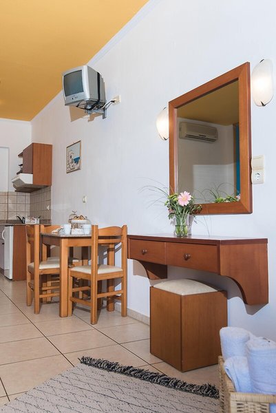 Yiannis Manos Hotel - Resort 46