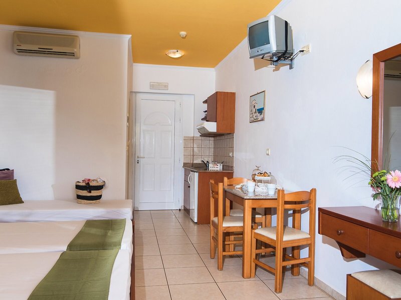 Yiannis Manos Hotel - Resort 47