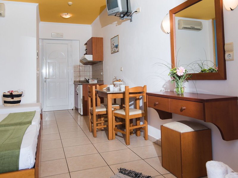 Yiannis Manos Hotel - Resort 49