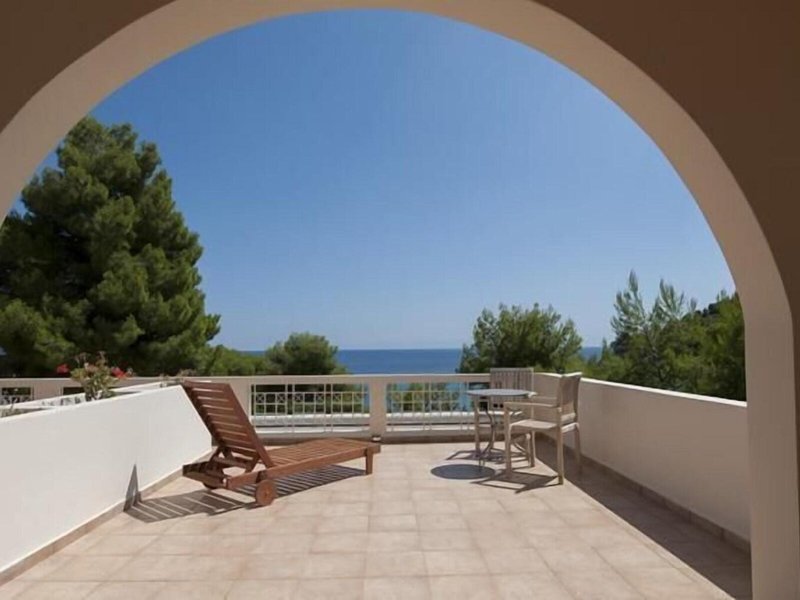 Alonissos Beach Bungalows & Suites Hotel 9