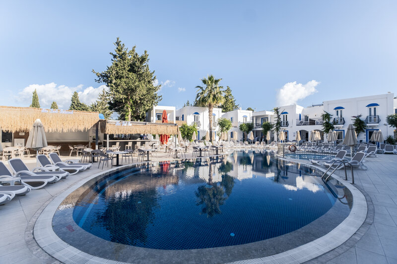 Bitez Paloma Family Club 4