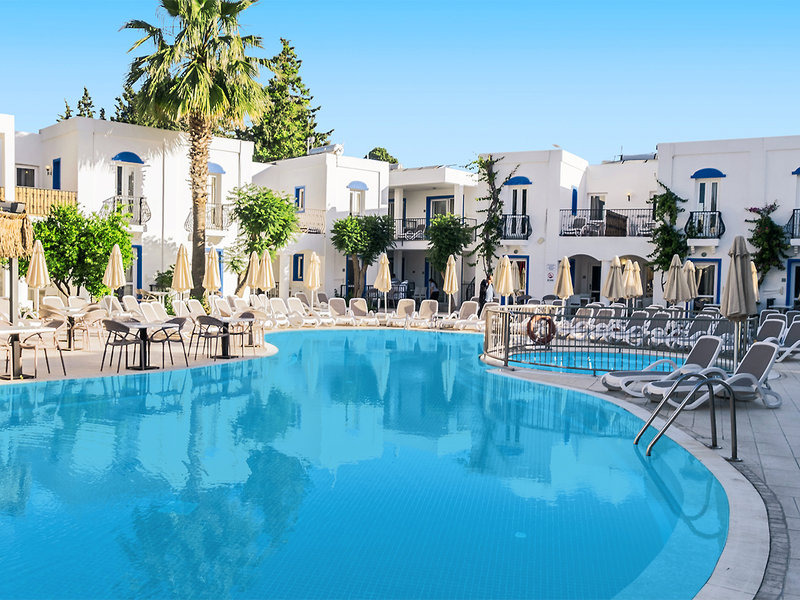 Paloma Bitez Family Club 2