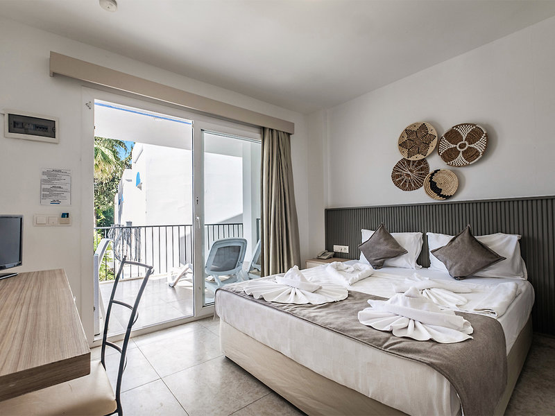 Paloma Bitez Family Club 3