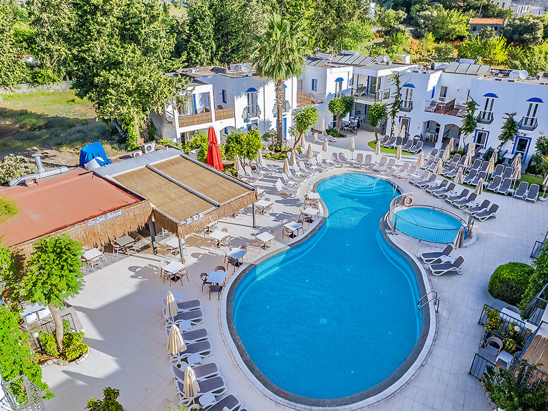 Paloma Bitez Family Club 5