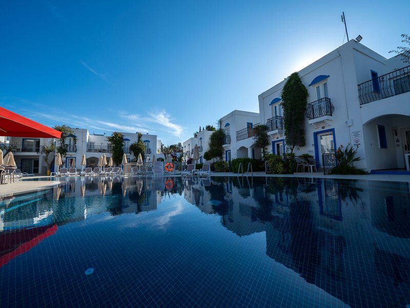 Paloma Bitez Family Club 10