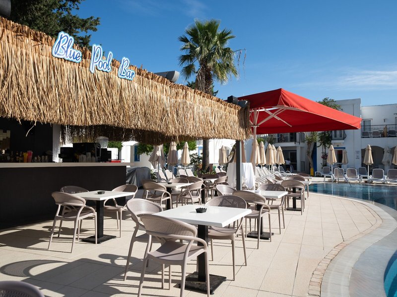 Paloma Bitez Family Club 23