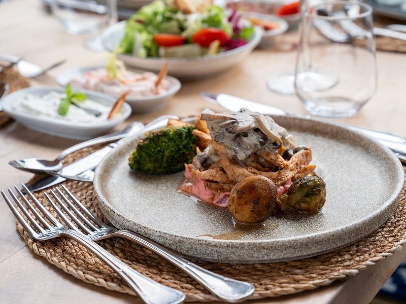 Paloma Bitez Family Club 25