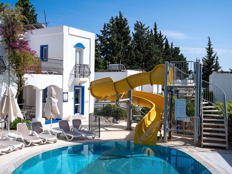 Paloma Bitez Family Club 30