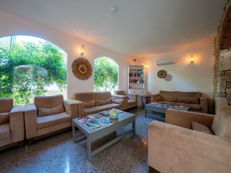 Paloma Bitez Family Club 34