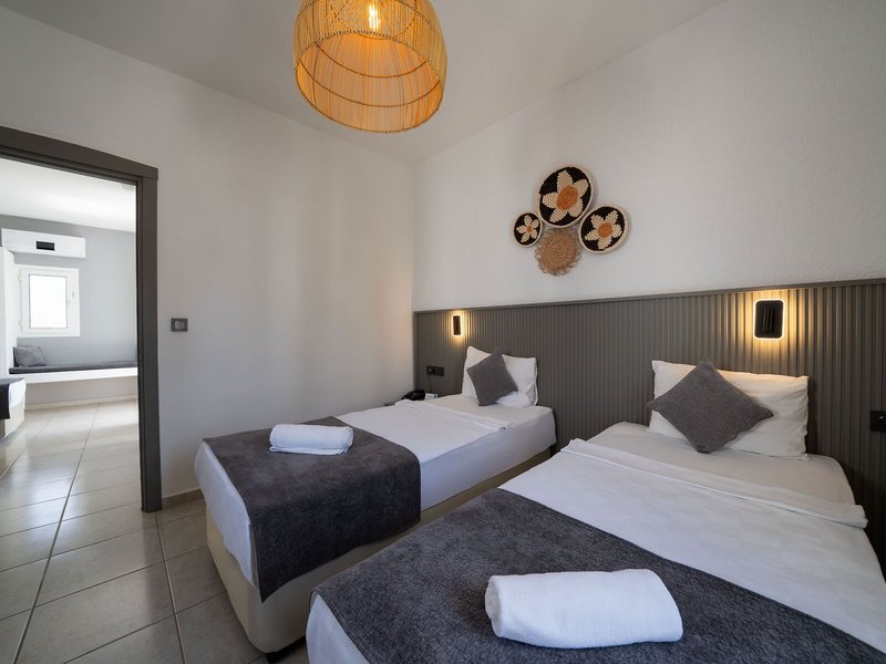 Paloma Bitez Family Club 38