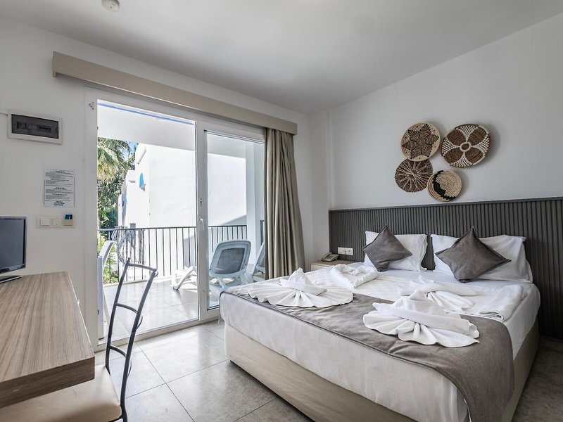 Paloma Bitez Family Club 41