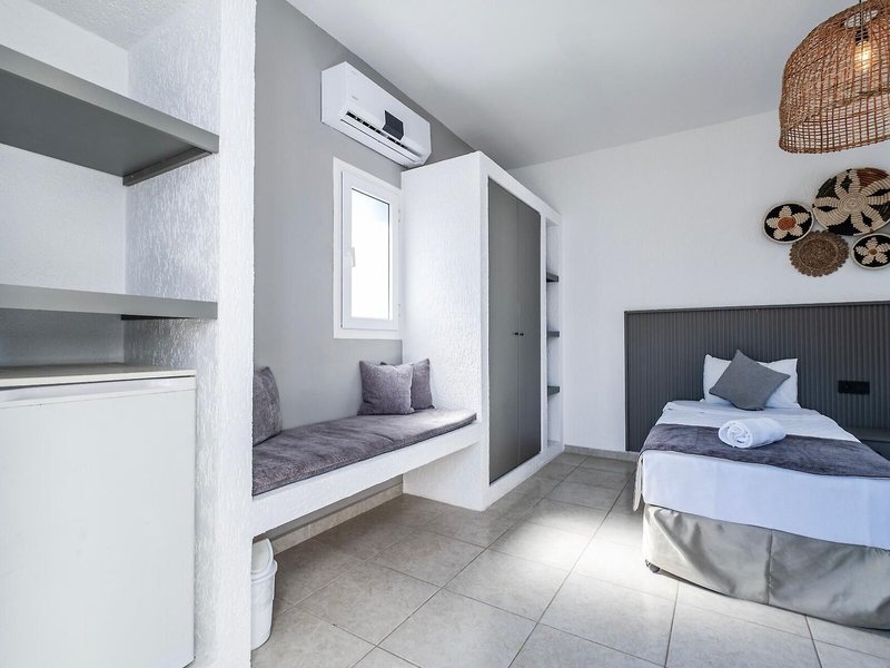 Paloma Bitez Family Club 42