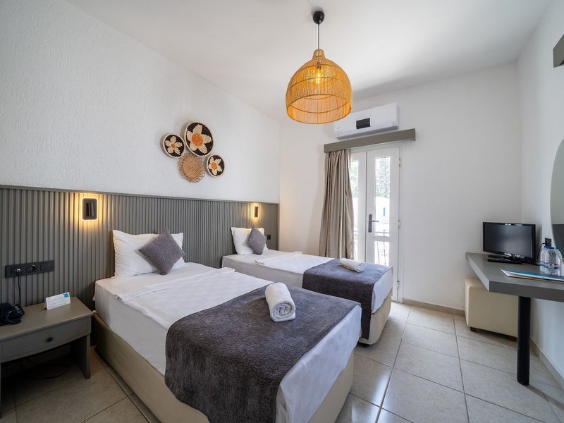 Paloma Bitez Family Club 46