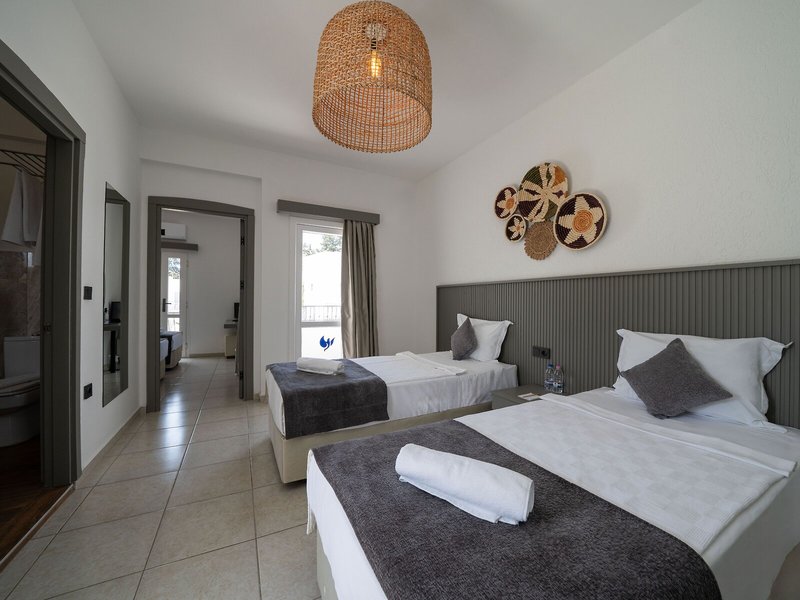 Paloma Bitez Family Club 48