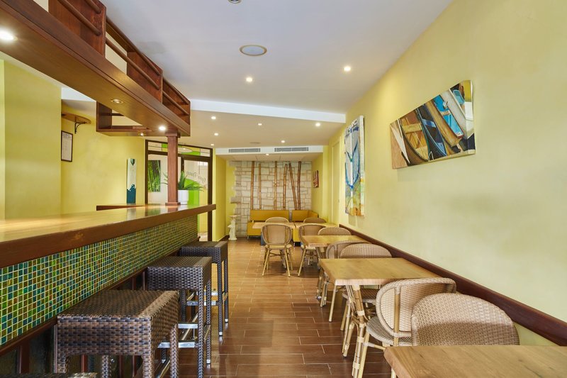 Casa Luis Apartments 8