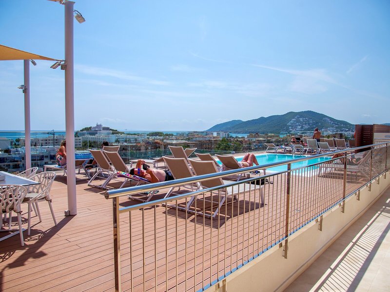 Casa Luis Apartments 9