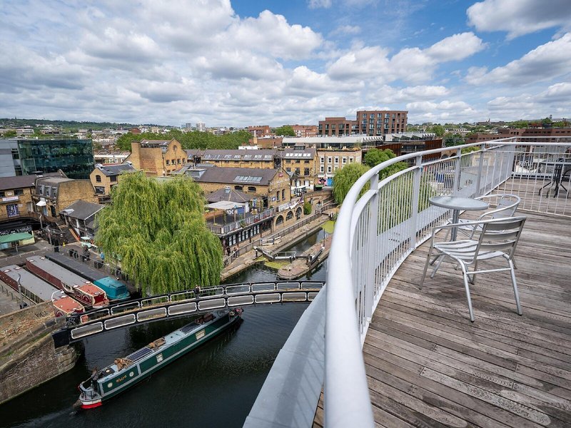 Holiday Inn Camden Lock 3