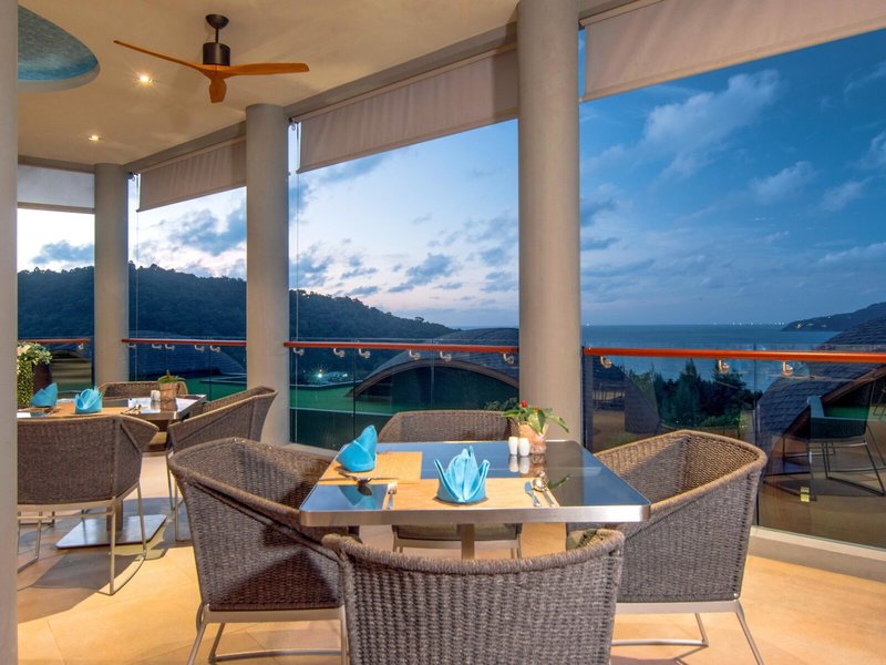 Crest Resort & Pool Villas 19