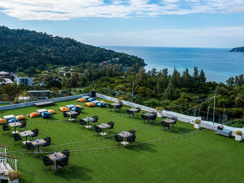 Crest Resort & Pool Villas 24