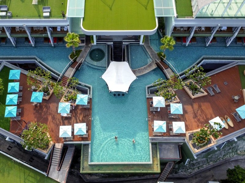 Crest Resort & Pool Villas 30
