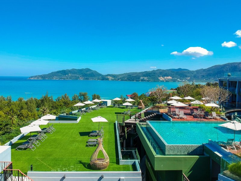 The Crest Resort & Pool Villas Phuket 8