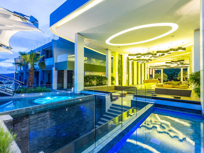 The Crest Resort & Pool Villas Phuket 16