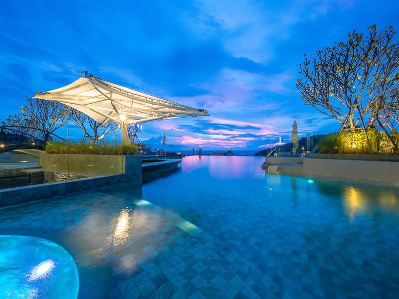 The Crest Resort & Pool Villas Phuket 28
