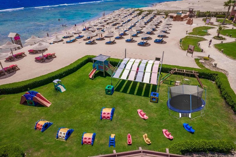 Charmillion Sea Life Resort 2