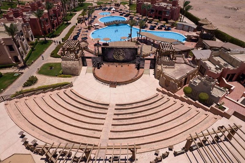 Charmillion Sea Life Resort 5