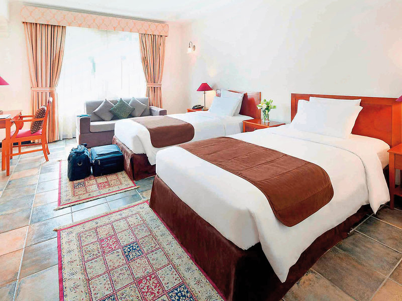 Novotel Bahrain Al Dana Resort 12