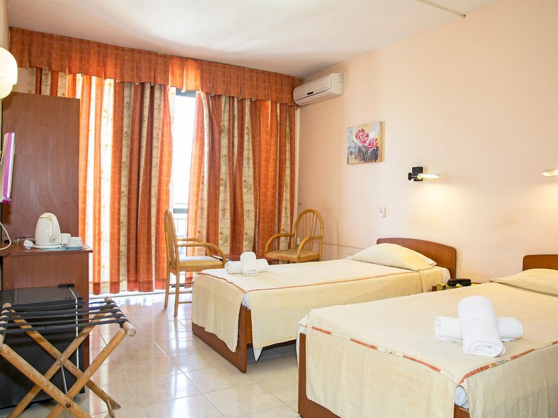 Relax Inn 9