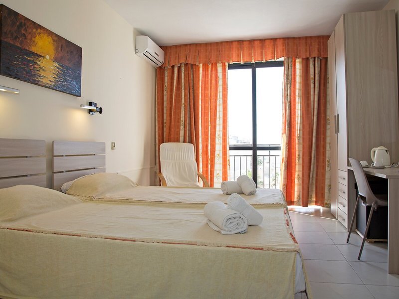 Relax Inn 10