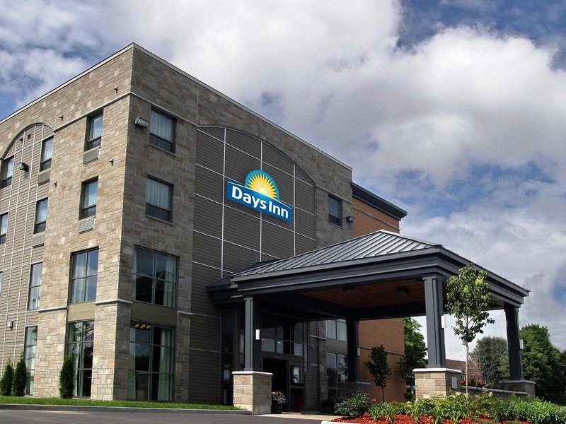 Days Inn by Wyndham Levis 1