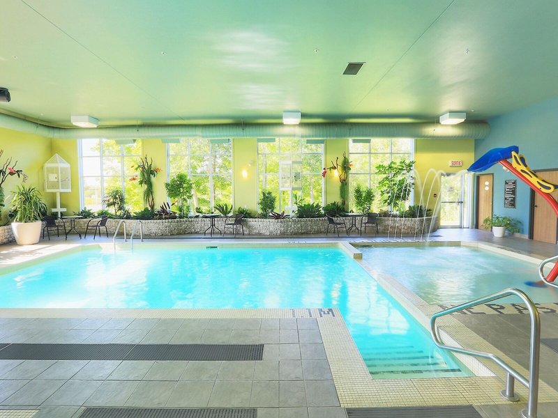 Days Inn by Wyndham Levis 5