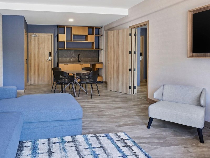 Courtyard by Marriott San Jose Escazu 10