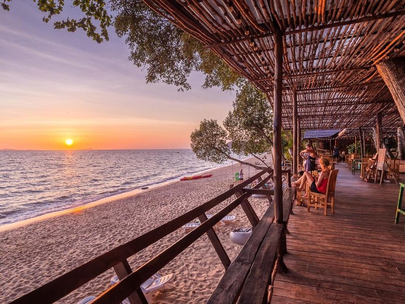 Koh Jum Ocean Beach Resort 8