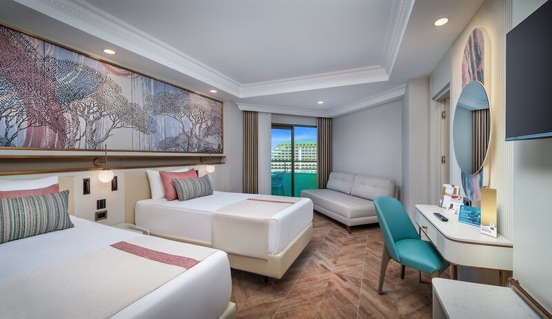 Delphin Palace 32