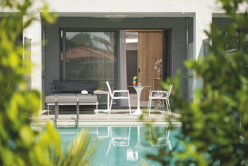 Lagomandra Beach Hotel 8