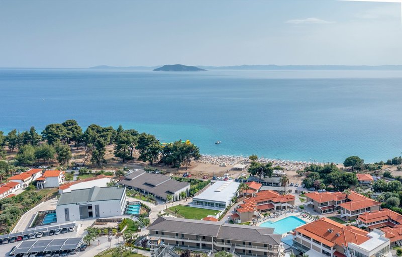 Lagomandra Beach Hotel 10