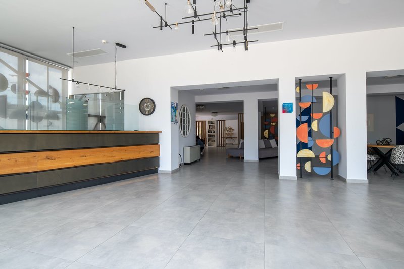 Lagomandra Beach Hotel 13