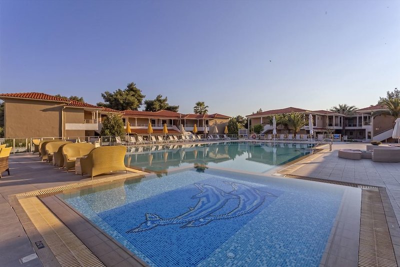 Lagomandra Beach Hotel 5