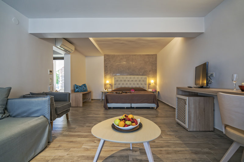 Lagomandra Beach Hotel 16